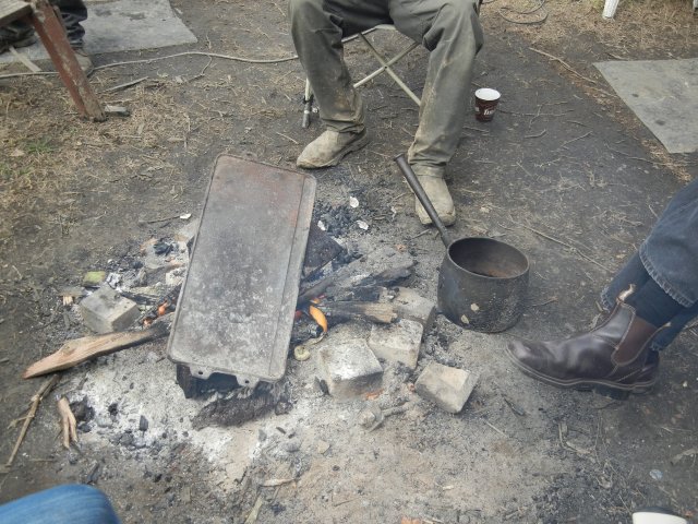 Cooking on an open fire | A History of Aboriginal Sydney